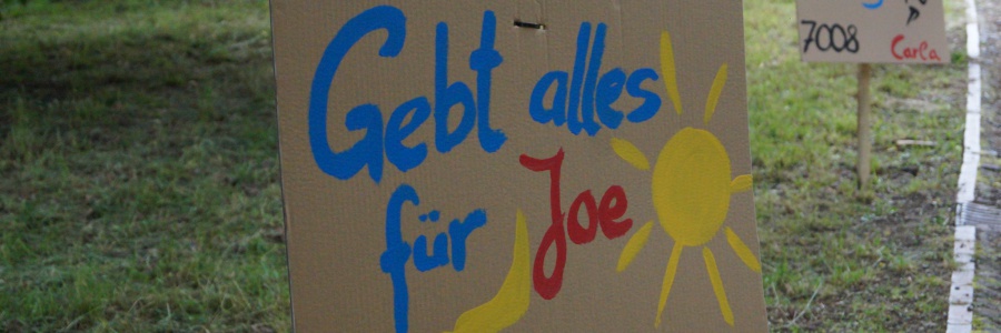 Rote Socken an den Füßen – Joe im Herzen