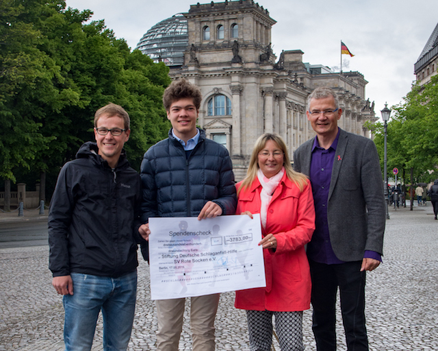 160517_scheckuebergabe_sds-spendenlauf
